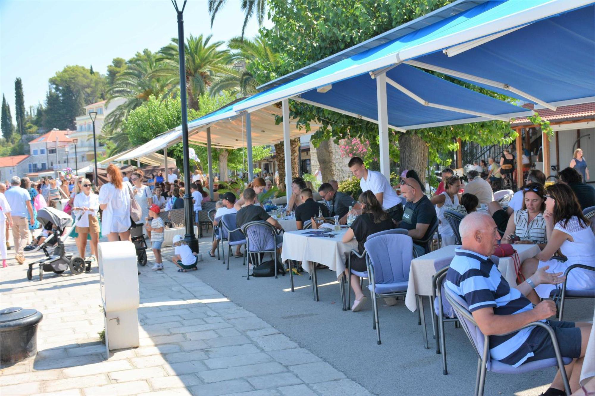טרפאניי Guesthouse Aurora חדר תמונה